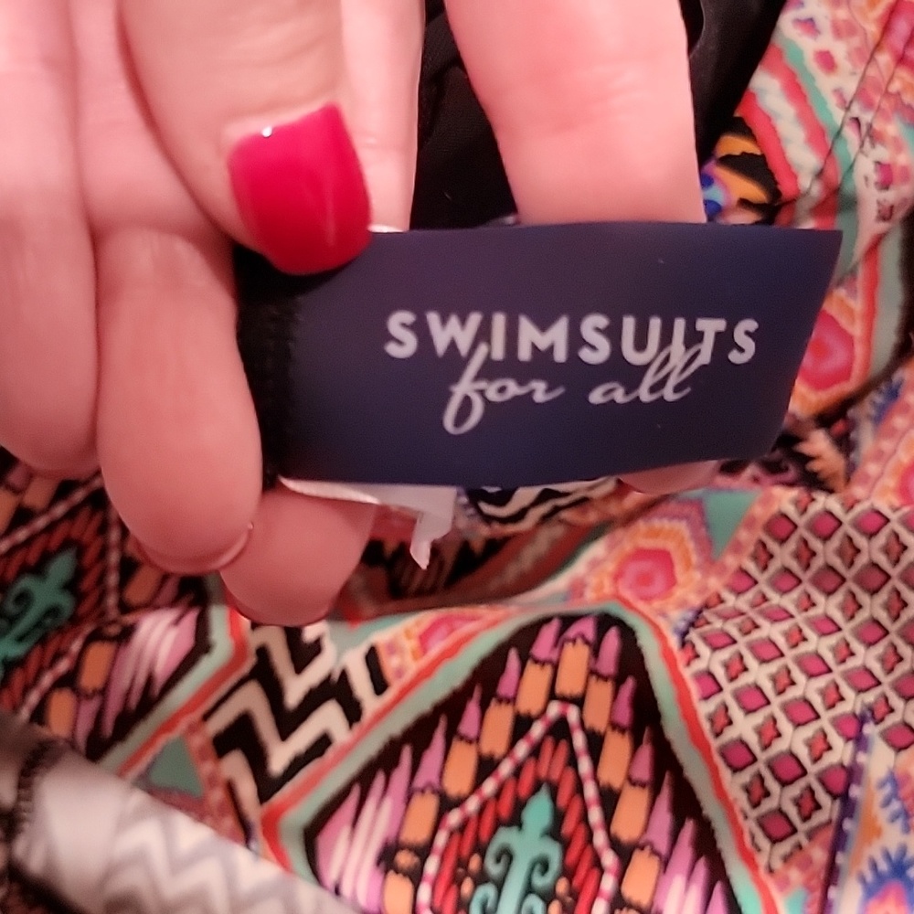 Swimsuit - Picture 4 of 5
